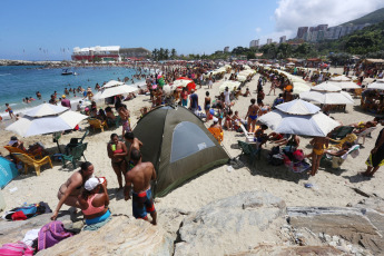 Vargas, Venezuela.- Recorrido por las playas del Litoral de Vargas, uno de los destinos turísticos más importantes para los venezolanos. Limita al norte con el Mar Caribe y al sur con la Cordillera de La Costa. El Litoral es visitado por la mayoría de los caraqueños cada fin de semana y forma parte de la Gran Caracas, tres de sus ciudades (Catia La Mar, La Guaira y Maiquetía) son ciudades dormitorio de Caracas.