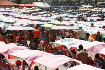 Vargas, Venezuela.- Recorrido por las playas del Litoral de Vargas, uno de los destinos turísticos más importantes para los venezolanos. Limita al norte con el Mar Caribe y al sur con la Cordillera de La Costa. El Litoral es visitado por la mayoría de los caraqueños cada fin de semana y forma parte de la Gran Caracas, tres de sus ciudades (Catia La Mar, La Guaira y Maiquetía) son ciudades dormitorio de Caracas.