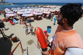 Vargas, Venezuela.- Recorrido por las playas del Litoral de Vargas, uno de los destinos turísticos más importantes para los venezolanos. Limita al norte con el Mar Caribe y al sur con la Cordillera de La Costa. El Litoral es visitado por la mayoría de los caraqueños cada fin de semana y forma parte de la Gran Caracas, tres de sus ciudades (Catia La Mar, La Guaira y Maiquetía) son ciudades dormitorio de Caracas.