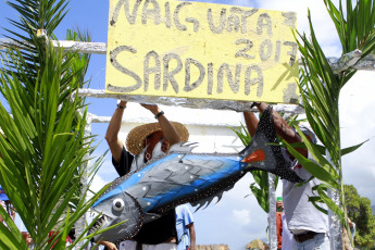 Vargas, Venezuela.- En los estados Vargas y parte de Carabobo se realiza una manifestación popular denominada “El Entierro de la Sardina”, con esta expresión popular se cierra el ciclo de las celebraciones del Carnaval para asegurar que se realizarán el próximo año. Es considerada una fiesta típica de los carnavales es en sí misma una parodia, simulando el paso de un entierro por las calles del pueblo.