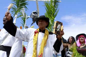 Vargas.- In the states of Vargas and part of Carabobo there is a popular demonstration called "El Entierro de la Sardina", with this popular expression, the cycle of the Carnival celebrations is closed to ensure that they will be held next year. It is considered a typical party of the carnivals is in itself a parody, simulating the passage of a burial by the streets of the town.Pedro Mattey / LANA