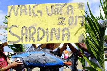 Vargas, Venezuela.- En los estados Vargas y parte de Carabobo se realiza una manifestación popular denominada “El Entierro de la Sardina”, con esta expresión popular se cierra el ciclo de las celebraciones del Carnaval para asegurar que se realizarán el próximo año. Es considerada una fiesta típica de los carnavales es en sí misma una parodia, simulando el paso de un entierro por las calles del pueblo.