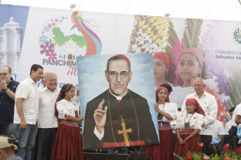 Panchimalco .- The people of Panchimalco participated this Saturday along with President Salvador Sánchez Cerén and the First Lady, Margarita Villalta de Sánchez, of the itinerant Festival for Good Living, which combines culture, health, education, social assistance and citizen participation.Presidency of El Salvador / LANA