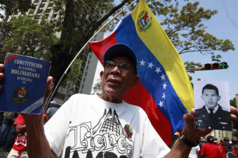 Caracas, Venezuela.- Una movilización se realiza este martes en Caracas en rechazo a los "mecanismos injerencistas promovidos por la Organización de Estados Americanos (OEA)", que según los organizadores "buscan quebrar el orden democrático y constitucional de Venezuela para imponer en el país los intereses de sectores imperialistas en la región".