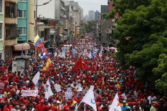 Caracas, Venezuela.- Una movilización se realiza este martes en Caracas en rechazo a los "mecanismos injerencistas promovidos por la Organización de Estados Americanos (OEA)", que según los organizadores "buscan quebrar el orden democrático y constitucional de Venezuela para imponer en el país los intereses de sectores imperialistas en la región".