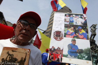 Caracas, Venezuela.- Concentración en conmemoración de los 15 años del intento de golpe de Estado a Hugo Chávez, el encuentro se desarrolló este martes 11 de abril en Puente Llaguno, en Caracas, para conmemorar los 15 años de la masacre donde murieron al menos 19 personas.