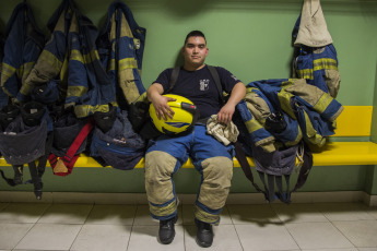 Images of the volunteer firemen of the emblematic neighborhood of Buenos Aires La Boca. The volunteer firemen of Argentina is a grouping of firemen ad honorem that offers service in all the Argentine territory. Its beginning dates back to when an Italian immigrant Tomas Liberti, from the Buenos Aires neighborhood of La Boca, created on June 2, 1884, the first volunteer firefighters in the country, the headquarters was set up in Calle Brandsen in 567, under the motto "want is power " The date quoted is taken as Volunteer Firefighter Day. There are approximately 900 fire brigades in Argentina, a total of 43,000 men and women, and it is divided into 26 federations.