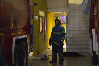 Images of the volunteer firemen of the emblematic neighborhood of Buenos Aires La Boca. The volunteer firemen of Argentina is a grouping of firemen ad honorem that offers service in all the Argentine territory. Its beginning dates back to when an Italian immigrant Tomas Liberti, from the Buenos Aires neighborhood of La Boca, created on June 2, 1884, the first volunteer firefighters in the country, the headquarters was set up in Calle Brandsen in 567, under the motto "want is power " The date quoted is taken as Volunteer Firefighter Day. There are approximately 900 fire brigades in Argentina, a total of 43,000 men and women, and it is divided into 26 federations.