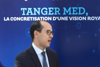 In dialogue with Latin America News Agency, the Director of Operations of Import and Export of Tanger Med, Idriss Aarabi, highlighted the strategic location of the port, since they are "at the crossroads of the most important maritime lines in the world, which come from east to west and from north to south, therefore we currently have more than 10% of our transshipment flow going to Latin America. " Asked about the role that Tanged Med can play in a potential boost of trade between the countries of Mercosur and Europe, he considered that the Mercosur countries "can use Tanger Med for stockpiling, to move more easily and thus facilitate access to the whole European common market. " "For Latin America that has many flows to Europe and countries of the Gulf area, these companies could have a base here, in the narrow Strait of Gibraltar, for example store the goods, make value-added activities, and have this time of very fast response, to distribute the goods, we are 18 hours from Spain by