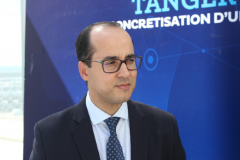 En diálogo con Latin America News Agency, el Director de Operaciones de Importación y Exportación de Tanger Med, Idriss Aarabi, destacó la ubicación geo estratégica del puerto, ya que se encuentran "en el cruce de las más importantes líneas marítimas del mundo, que vienen del este al oeste y del norte hacia el sur, por lo tanto actualmente tenemos más del 10