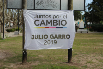 Everything indicates that the next President of Argentina will be among Alberto Fernández, who takes as Vice-Presidential candidate the former President Cristina Fernández de Kirchner, and Mauricio Macri, current President of Argentina, who is on his second term and is accompanied in the Presidential formula by the Peronist Miguel Angel Pichetto. After the Primary on Sunday, August 11, the October election will define the next President, among other positions. The Argentine electoral system establishes that, to be president, the most voted candidate must obtain at least 45% of the votes, or more than 40% with a difference of ten percentage points with the second most voted candidate. If none obtains sufficient votes to consecrate themselves president, they must compete for the Government in a ballot that is disputed on November 24.