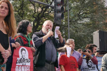 Esteban “Gringo” Castro, general secretary of CTEP, in the great mobilization of the Popular Movements in front of the Ministry of Social Development.