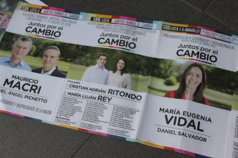 Everything indicates that the next President of Argentina will be among Alberto Fernández, who takes as Vice-Presidential candidate the former President Cristina Fernández de Kirchner, and Mauricio Macri, current President of Argentina, who is on his second term and is accompanied in the Presidential formula by the Peronist Miguel Angel Pichetto. After the Primary on Sunday, August 11, the October election will define the next President, among other positions. The Argentine electoral system establishes that, to be president, the most voted candidate must obtain at least 45% of the votes, or more than 40% with a difference of ten percentage points with the second most voted candidate. If none obtains sufficient votes to consecrate themselves president, they must compete for the Government in a ballot that is disputed on November 24.