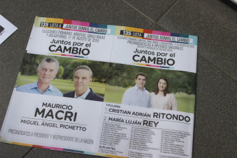 Todo indica que el próximo Presidente de la Argentina estará entre Alberto Fernández, quien lleva como candidata a la Vicepresidencia a la ex Presidenta Cristina Fernández de Kirchner, y Mauricio Macri, actual Presidente de Argentina, que va por su segundo mandato y es acompañado en la formula presidencial por el peronista Miguel Angel Pichetto. Luego de las Primarias del domingo 11 de agosto, la elección de octubre definirá al próximo Presidente, entre otros cargos. El sistema electoral argentino establece que, para ser presidente, el candidato más votado debe obtener al menos el 45