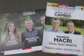 Everything indicates that the next President of Argentina will be among Alberto Fernández, who takes as Vice-Presidential candidate the former President Cristina Fernández de Kirchner, and Mauricio Macri, current President of Argentina, who is on his second term and is accompanied in the Presidential formula by the Peronist Miguel Angel Pichetto. After the Primary on Sunday, August 11, the October election will define the next President, among other positions. The Argentine electoral system establishes that, to be president, the most voted candidate must obtain at least 45% of the votes, or more than 40% with a difference of ten percentage points with the second most voted candidate. If none obtains sufficient votes to consecrate themselves president, they must compete for the Government in a ballot that is disputed on November 24.