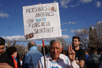 La Plata, Buenos Aires.- The candidate for vice president of Argentina for the Front of All, Cristina Fernández de Kirchner, presented yesterday, August 31, 2019 at the Faculty of Journalism of the National University of La Plata her book "Sincermente". The followers of their space, especially young people, approached early with all kinds of "merchandising" typical of the "Peronist liturgy." T-shirts, hats, pins and flags were sold in the vicinity of the Faculty of Journalism, from where it was dean until a few months ago who now has high chances of being the next mayor of the city of La Plata, the Capital of the province of Buenos Aires, Florencia Saintout, who accompanied her in her presentation, along with the provincial governor candidate Axel Kicillof.