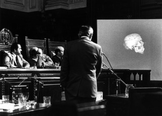 Argentina (1985) .- The court that prosecuted the meetings was the National Federal Criminal and Correctional Appeals Chamber of the Federal Capital, composed of judges Jorge Torlasco, Ricardo Gil Lavedra, León Carlos Arslanián, Jorge Valerga Araoz, Guillermo Ledesma and Andrés J. D'Alessio. The prosecutor was Julio César Strassera with whom the deputy prosecutor Luis Gabriel Moreno Ocampo collaborated, who used the report Never Again by the National Commission on the Disappearance of Persons (Conadep) as evidence.