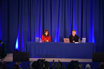 La Plata.- In the photo, the candidate for vice president for the Front of All, Cristina Fernández de Kirchner, said on August 31 that "she knew" that her space was going to win, but "she did not imagine so much difference", by exposing at the Faculty of Journalism of the National University of La Plata, where he presented his book, ¨Sincerely¨.