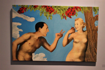 Buenos Aires, Argentina.- In the temporary rooms of the Eva Perón Museum, in the Palermo neighborhood of the Autonomous City of Buenos Aires, you can visit the “Asteroid 1569 Evita” exhibition by the artist Mariana Olmi. Multifaceted artist, painter, singer and designer, Marina Olmi presents a new set of large oil paintings where Evita is the main protagonist. The artist transmits in her works a peculiar humor, demystifying the figure of Eva by placing her on the most unusual stages and times. The exhibition will remain open from Tuesday to Sunday, from 11 a.m. to 7 p.m. until November 4.