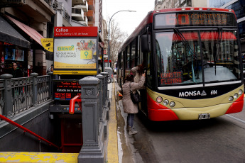 Buenos Aires, Argentina.- The subway workers of Buenos Aires did not reach an agreement and made a strike on all lines this Friday from 13 to 17 hours. Guild delegates claimed more personnel on Line E and the operation of more trains on line E where, according to a statement by delegates of 23 cars, only 11 operate. The Metrovías concessionary company also responded by means of a statement that "the provision of said line is complete, and is sufficient to provide adequate assistance to users."