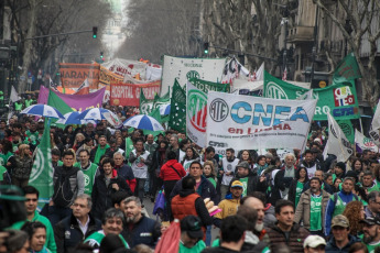 Buenos Aires, Argentina.- In the photo, state unions stop today, Tuesday, September 10, 2019 throughout Argentina and march in the center of the city of Buenos Aires in demand of the reopening of peers and the reinstatement of dismissed employees. There could be delays and cancellations on flights from all airports in the country. The strike began at 0 on Tuesday while concentrations started at 10. Perhaps the most numerous takes place at the corner of Esmeralda and Diagonal Norte. From there all the unions will march towards the Ministry of Finance and the Ministry of Modernization.