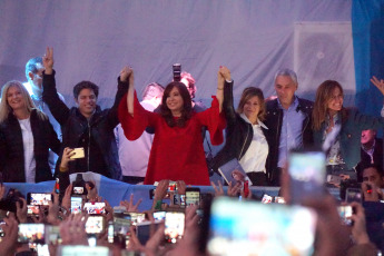 La Plata.- In the photo, the candidate for vice president for the Front of All, Cristina Fernández de Kirchner, said on August 31 that "she knew" that her space was going to win, but "she did not imagine so much difference", by exposing at the Faculty of Journalism of the National University of La Plata, where he presented his book, ¨Sincerely¨.