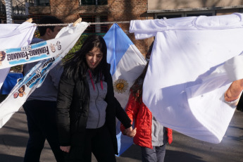 La Plata, Buenos Aires.- The candidate for vice president of Argentina for the Front of All, Cristina Fernández de Kirchner, presented yesterday, August 31, 2019 at the Faculty of Journalism of the National University of La Plata her book "Sincermente". The followers of their space, especially young people, approached early with all kinds of "merchandising" typical of the "Peronist liturgy." T-shirts, hats, pins and flags were sold in the vicinity of the Faculty of Journalism, from where it was dean until a few months ago who now has high chances of being the next mayor of the city of La Plata, the Capital of the province of Buenos Aires, Florencia Saintout, who accompanied her in her presentation, along with the provincial governor candidate Axel Kicillof.