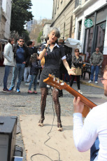 Buenos Aires, Argentina.- In the images taken on Sunday, September 8, 2019 on the way to the fair and taking advantage of the large tourist influx, an infinity of street artists is installed, where tango singers and bandoneonists predominate, and all kinds of performance .