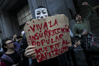 BUENOS AIRES, ARGENTINA.- In the photos taken today Monday, October 21, 2019 in Buenos Aires, during an act of leftist political organizations and human rights organizations, which ended with clashes with the police and several journalists attacked, after a group of protesters, denounced by organizations as 'infiltrators of the police' departed from the protest and began to destroy and attack journalists.