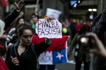 BUENOS AIRES, ARGENTINA.- In the photos taken today Monday, October 21, 2019 in Buenos Aires, during an act of leftist political organizations and human rights organizations, which ended with clashes with the police and several journalists attacked, after a group of protesters, denounced by organizations as 'infiltrators of the police' departed from the protest and began to destroy and attack journalists.