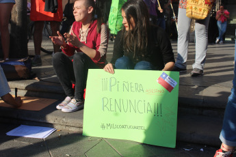 CÓRDOBA, ARGENTINA.- In the photo taken today Tuesday, October 22, 2019 young people of Chilean nationality, mostly living in the university city of Córdoba where they study different careers, due to the high costs of the University in Chile, while In Argentina the University is public and free. The youths demonstrated in the city center against Chilean President Sebastian Piñera.