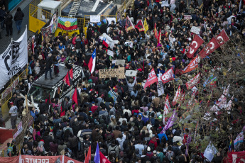 BUENOS AIRES, ARGENTINA.- In the photos taken today Monday, October 21, 2019 in Buenos Aires, during an act of leftist political organizations and human rights organizations, which ended with clashes with the police and several journalists attacked, after a group of protesters, denounced by organizations as 'infiltrators of the police' departed from the protest and began to destroy and attack journalists.