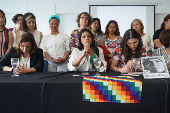 BUENOS AIRES, ARGENTINA.- Referentes mujeres de espacios políticos integrantes del Frente de Todos, espacio político con mayoría peronista que impulsa la formula más votada en las últimas elecciones primarias en Argentina que tiene a Alberto Fernández como candidato a Presidente y a Cristina Kirchner como candidata a Vice Presidenta, realizaron hoy miércoles 9 de octubre de 2019 una conferencia de prensa en el Aula Magna de la Universidad Unmet (Sarmiento 2037) para dar a conocer el posicionamiento político del frente de cara al Encuentro Nacional de Mujeres que tendrá lugar del 12 al 14 de octubre en La Plata, provincia de Buenos Aires.