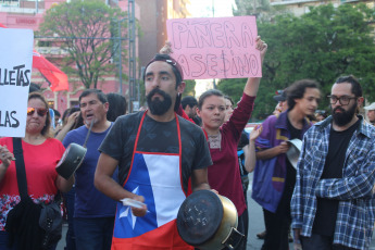 CÓRDOBA, ARGENTINA.- In the photo taken today Tuesday, October 22, 2019 young people of Chilean nationality, mostly living in the university city of Córdoba where they study different careers, due to the high costs of the University in Chile, while In Argentina the University is public and free. The youths demonstrated in the city center against Chilean President Sebastian Piñera.