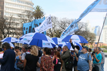 BUENOS AIRES, ARGENTINA.- This Wednesday, October 8, in front of the Kirchner Cultural Center, where the offices of Hernán Lombardi are located, who works as head of the Federal Public Media System, the Buenos Aires Press Union announced its proposal for I work for Public TV, National Radio and the Télam Agency for the next government, after the Argentine elections on October 27. Under the heading Federal and plural public media. To guarantee the right to information of all citizens, the document presented speaks of the “most important crisis since the recovery of democracy”, in regard to public media policy in Argentina. “The emptying and scrapping policy imposed by the management of Hernán Lombardi - as head of the Federal System of Media and Public Contents - caused such deterioration in the sector that the basic obligations were no longer fulfilled: guaranteeing society's access to information, culture and entertainment for free ”, they stress. Among other aspects, they denounce the lack of financing, mass dismissals, the violation of labor rights, the reduction of their own content and even censorship.