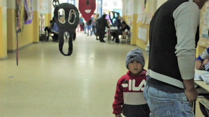 LA PAZ, BOLIVIA.- En la foto tomada hoy 20 de octubre de 2019, se observa el desarrollo de la votación en las escuelas de La Paz, Bolivia. Más de siete millones de bolivianos fueron habilitados para emitir su voto en una jornada en la que se elegirá al presidente, vicepresidente y legisladores para el período 2020-2025.