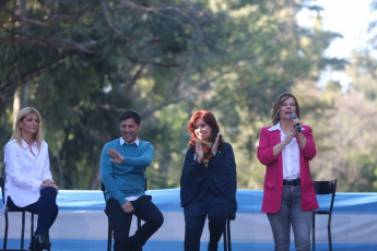 LA PLATA, ARGENTINA.- El candidato a gobernador de la Provincia de Buenos Aires por el Frente de Todos, Axel Kicillof (SEGUNDO DE LA IZQUIERDA), realizó hoy miércoles 23 de octubre de 2019 el cierre de su campaña en La Plata, capital de la provincia de Buenos Aires. Estuvo acompañado por la candidata a vicepresidenta, la senadora Cristina Fernández (TERCERA DE LA IZQUIERDA)). También participaron del cierre de campaña la candidata a vicegobernadora y actual intendenta de La Matanza, Verónica Magario (PRIMERA DE LA IZQUIERDA); y la postulante a intendenta de La Plata, Florencia Saintout (PRIMERA DE LA DERECHA).