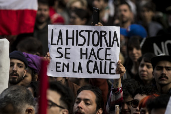 BUENOS AIRES, ARGENTINA.- In the photos taken today Monday, October 21, 2019 in Buenos Aires, during an act of leftist political organizations and human rights organizations, which ended with clashes with the police and several journalists attacked, after a group of protesters, denounced by organizations as 'infiltrators of the police' departed from the protest and began to destroy and attack journalists.