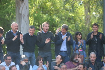 LA PLATA, ARGENTINA.- El candidato a gobernador de la Provincia de Buenos Aires por el Frente de Todos, Axel Kicillof (SEGUNDO DE LA IZQUIERDA), realizó hoy miércoles 23 de octubre de 2019 el cierre de su campaña en La Plata, capital de la provincia de Buenos Aires. Estuvo acompañado por la candidata a vicepresidenta, la senadora Cristina Fernández (TERCERA DE LA IZQUIERDA)). También participaron del cierre de campaña la candidata a vicegobernadora y actual intendenta de La Matanza, Verónica Magario (PRIMERA DE LA IZQUIERDA); y la postulante a intendenta de La Plata, Florencia Saintout (PRIMERA DE LA DERECHA).