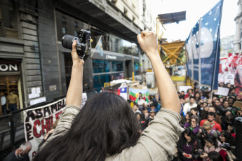 BUENOS AIRES, ARGENTINA.- In the photos taken today Monday, October 21, 2019 in Buenos Aires, during an act of leftist political organizations and human rights organizations, which ended with clashes with the police and several journalists attacked, after a group of protesters, denounced by organizations as 'infiltrators of the police' departed from the protest and began to destroy and attack journalists.