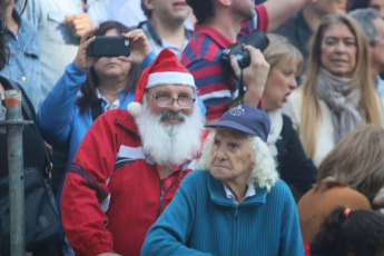 LA PLATA, ARGENTINA.- El candidato a gobernador de la Provincia de Buenos Aires por el Frente de Todos, Axel Kicillof (SEGUNDO DE LA IZQUIERDA), realizó hoy miércoles 23 de octubre de 2019 el cierre de su campaña en La Plata, capital de la provincia de Buenos Aires. Estuvo acompañado por la candidata a vicepresidenta, la senadora Cristina Fernández (TERCERA DE LA IZQUIERDA)). También participaron del cierre de campaña la candidata a vicegobernadora y actual intendenta de La Matanza, Verónica Magario (PRIMERA DE LA IZQUIERDA); y la postulante a intendenta de La Plata, Florencia Saintout (PRIMERA DE LA DERECHA).