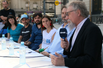 BUENOS AIRES, ARGENTINA.- This Wednesday, October 8, in front of the Kirchner Cultural Center, where the offices of Hernán Lombardi are located, who works as head of the Federal Public Media System, the Buenos Aires Press Union announced its proposal for I work for Public TV, National Radio and the Télam Agency for the next government, after the Argentine elections on October 27. Under the heading Federal and plural public media. To guarantee the right to information of all citizens, the document presented speaks of the “most important crisis since the recovery of democracy”, in regard to public media policy in Argentina. “The emptying and scrapping policy imposed by the management of Hernán Lombardi - as head of the Federal System of Media and Public Contents - caused such deterioration in the sector that the basic obligations were no longer fulfilled: guaranteeing society's access to information, culture and entertainment for free ”, they stress. Among other aspects, they denounce the lack of financing, mass dismissals, the violation of labor rights, the reduction of their own content and even censorship.