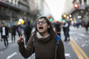 BUENOS AIRES, ARGENTINA.- In the photos taken today Monday, October 21, 2019 in Buenos Aires, during an act of leftist political organizations and human rights organizations, which ended with clashes with the police and several journalists attacked, after a group of protesters, denounced by organizations as 'infiltrators of the police' departed from the protest and began to destroy and attack journalists.