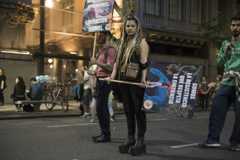 BUENOS AIRES, ARGENTINA.- Activistas por los derechos de los animales marcharon ayer 2 de noviembre de 2019 desde la Plaza de Mayo de la Capital Argentina donde desplegaron tres banderas que encabezaron la marcha hacia el Congreso de la Nación con  las consignas: "Liberación animal", "Basta de esclavismo, Basta de especismo. Si sos neutral en tiempos de injusticia has elegido el lado del opresor. Veganismo es justicia" y "Racismo = Sexismo = Especismo". Participaron activistas independendiente, Anonymous for the Voiceless, Health Save, Animal libre, Voicot, entre otras.