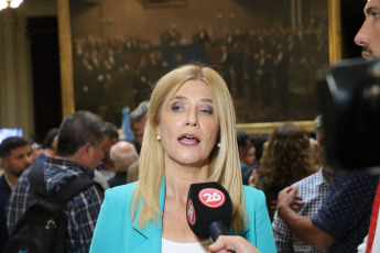 BUENOS AIRES, ARGENTINA- In the photo taken today, December 4, 2019, the elected vice governor of the province of Buenos Aires Verónica Magario ,. The Chamber of Deputies of Argentina formalized its new conformation with the oath of the 130 new deputies who will debut from December 10 with the discussion of the first Budget of the elected president, Alberto Fernández. Just after 1 pm and conducted by Deputy Gonzalo Del Cerro, the preparatory session began in which the legislators who were elected last October took an oath and will also vote for the new lower house authorities.