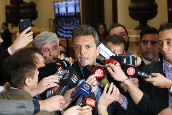 BUENOS AIRES, ARGENTINA- In the photo taken today December 4, 2019 the elected deputy Sergio Massa (C). The Chamber of Deputies formalized its new conformation with the oath of the 130 new deputies who will debut from December 10 with the discussion of the first Budget of the elected president, Alberto Fernández. Just after 1 pm and conducted by Deputy Gonzalo Del Cerro, the preparatory session began in which the legislators who were elected last October took an oath and will also vote for the new lower house authorities.