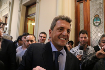 BUENOS AIRES, ARGENTINA- In the photo taken today December 4, 2019 the elected deputy Sergio Massa (C). The Chamber of Deputies formalized its new conformation with the oath of the 130 new deputies who will debut from December 10 with the discussion of the first Budget of the elected president, Alberto Fernández. Just after 1 pm and conducted by Deputy Gonzalo Del Cerro, the preparatory session began in which the legislators who were elected last October took an oath and will also vote for the new lower house authorities.