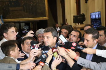 BUENOS AIRES, ARGENTINA- In the photo taken today December 4, 2019 the elected deputy Sergio Massa (C). The Chamber of Deputies formalized its new conformation with the oath of the 130 new deputies who will debut from December 10 with the discussion of the first Budget of the elected president, Alberto Fernández. Just after 1 pm and conducted by Deputy Gonzalo Del Cerro, the preparatory session began in which the legislators who were elected last October took an oath and will also vote for the new lower house authorities.