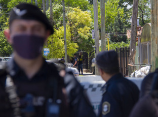 Buenos Aires, Argentina.- The Police carried out this Sunday (29), at the request of the San Isidro Attorney General's Office, raids on the house and the office of doctor Leopoldo Luque in the framework of the case in which the circumstances of the death of Diego Armando Maradona, according to police and judicial sources.