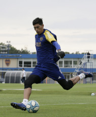 Buenos Aires, Argentina.- En las fotos tomadas el 30 de diciembre del 2020, durante el entrenamiento del club Boca Juniors en Buenos Aires, Argentina. El Superclásico entre Boca y River por la zona Campeonato de la Copa Diego Maradona se programó finalmente para el sábado 2 de enero desde las 21.30 (hora local) en La Bombonera.